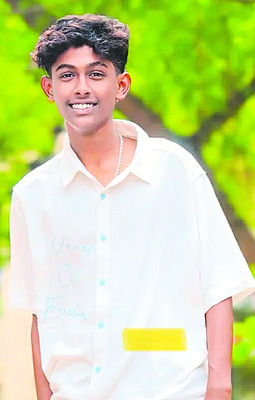 రోడ్డు ప్రమాదంలో ఇద్దరు యువకుల దుర్మరణం 1