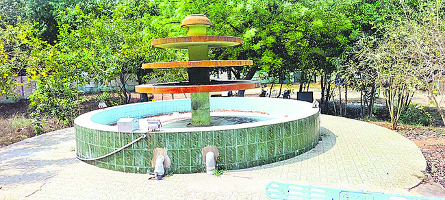 ఎదురుచూపూల్‌ ఎన్నాళ్లు! 1