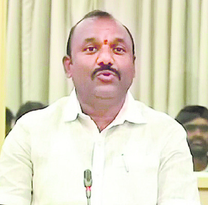 పంట నష్టపోయిన రైతులను ఆదుకోవాలి
1