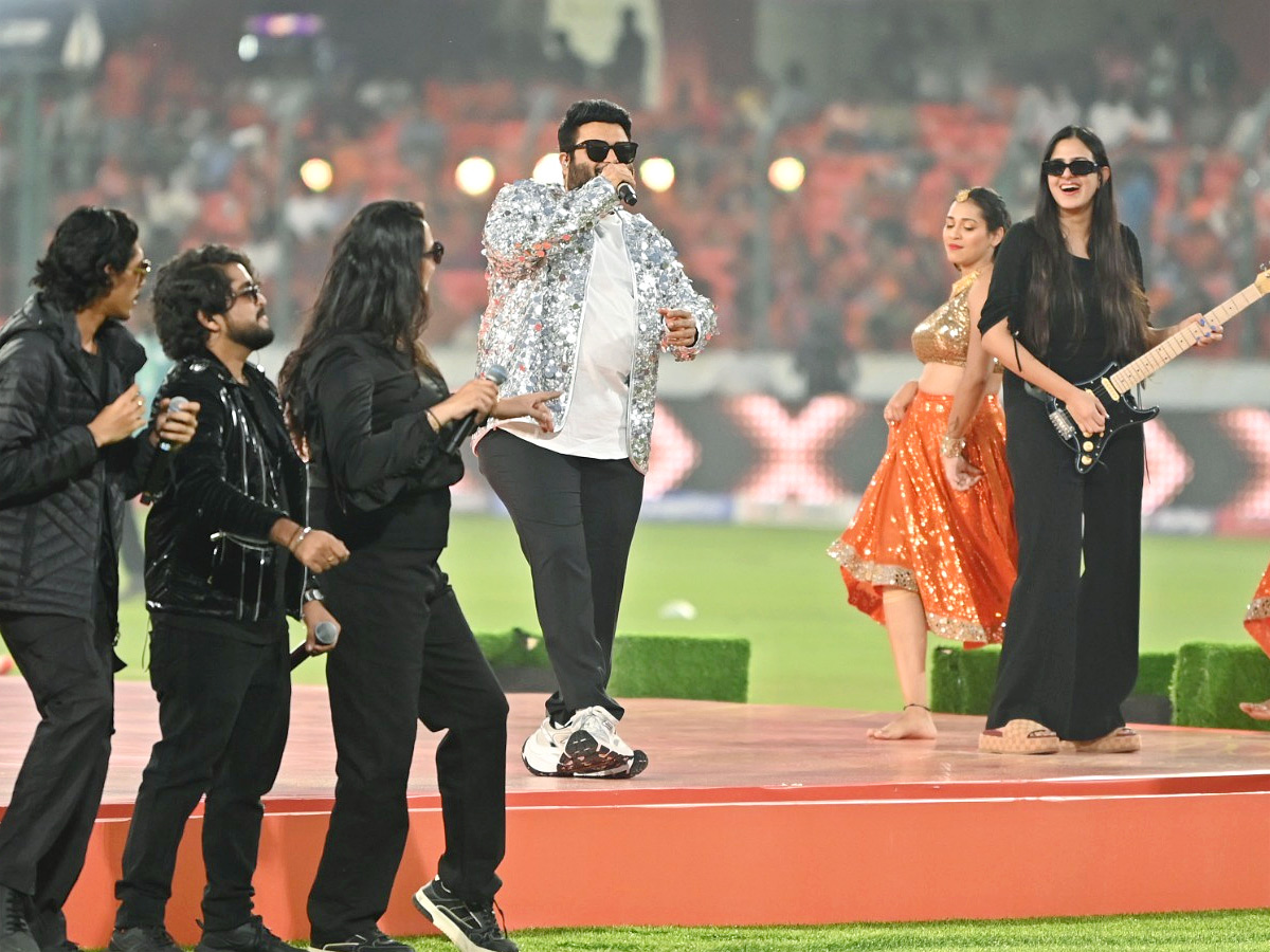 Music Director Thaman Live Music Concert At Uppal Stadium Photos8