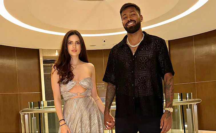 Natasa Stankovic open to love again after Her separation from cricketer Hardik Pandya Photos4