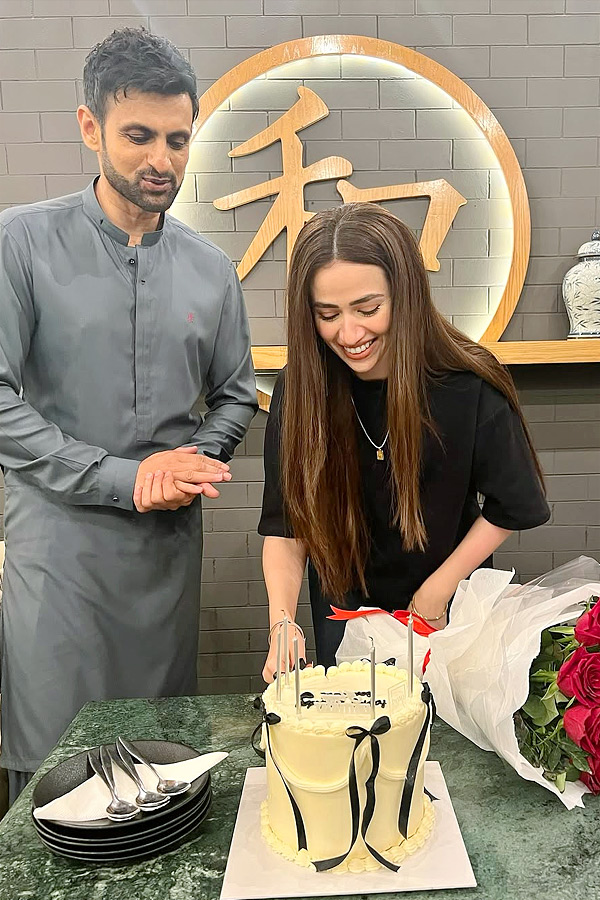 Shoaib Malik shares heartfelt message for Sana Javed on birthday Photos8