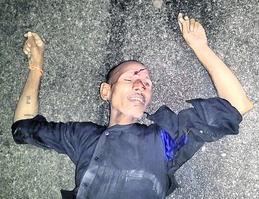 కారు ఢీకొని వ్యక్తి మృతి 1