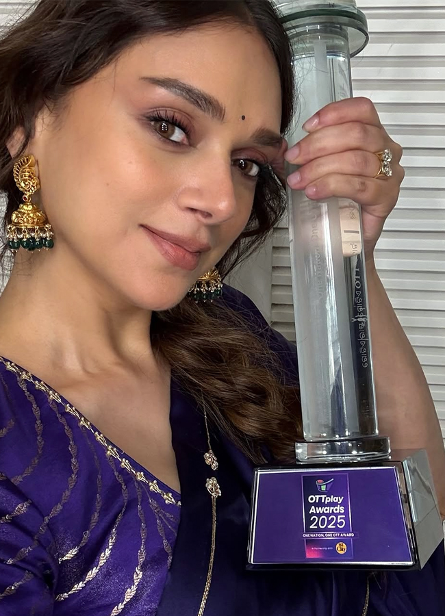 Aditiraohydari wearing a gulkhera saree 2