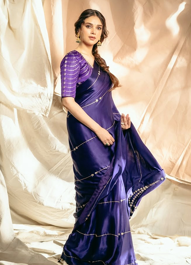 Aditiraohydari wearing a gulkhera saree 7