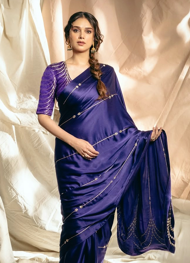 Aditiraohydari wearing a gulkhera saree 9