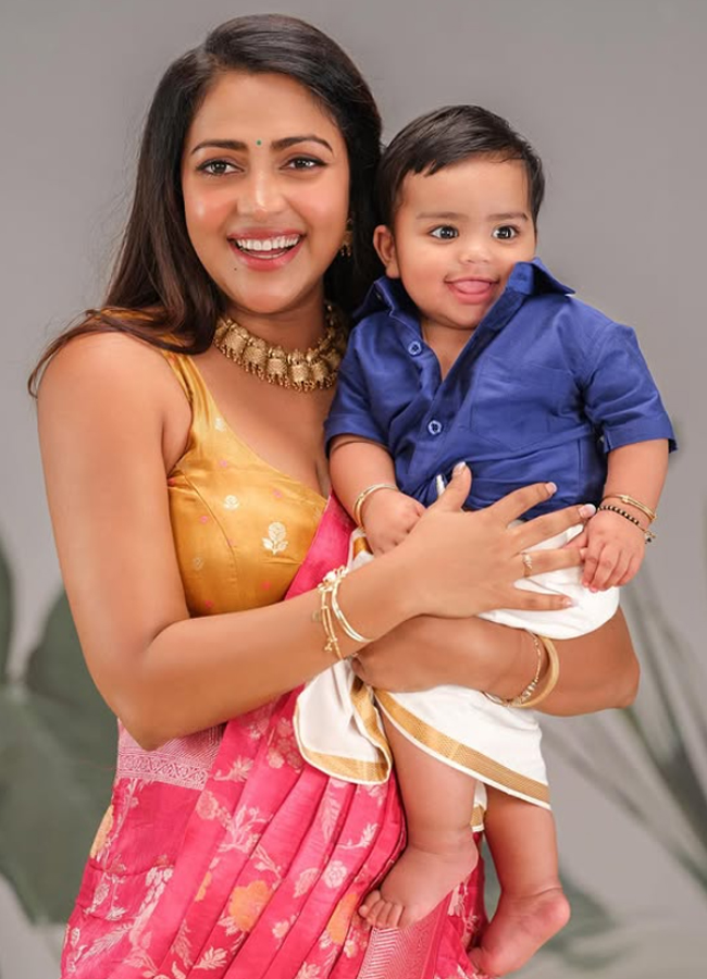 Amala Paul Adorable photos with her son Ilai6