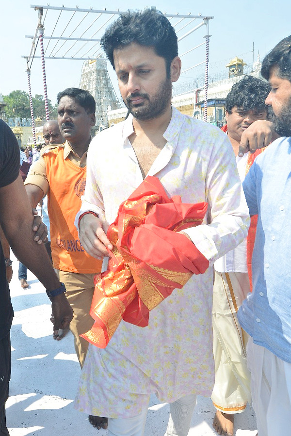 Nitin Visited Tirumala Temple Ahead of Robinhood Release Photos4