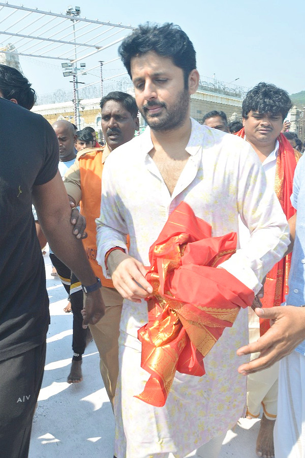 Nitin Visited Tirumala Temple Ahead of Robinhood Release Photos5