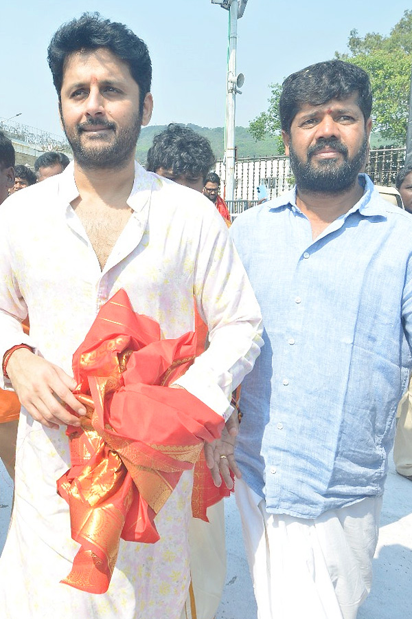 Nitin Visited Tirumala Temple Ahead of Robinhood Release Photos6