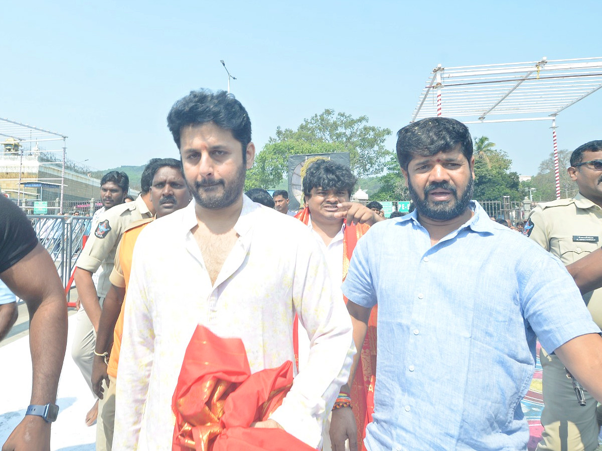 Nitin Visited Tirumala Temple Ahead of Robinhood Release Photos9