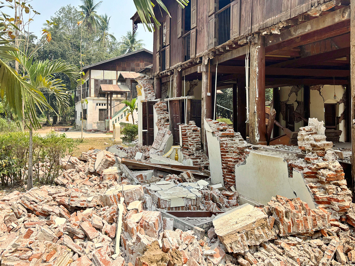 Powerful Earthquakes Hit Myanmar Photos13