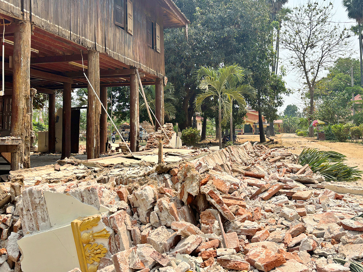 Powerful Earthquakes Hit Myanmar Photos15