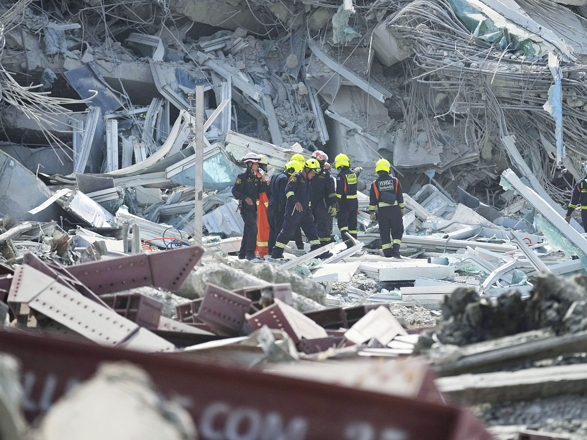 Powerful Earthquakes Hit Myanmar Photos8