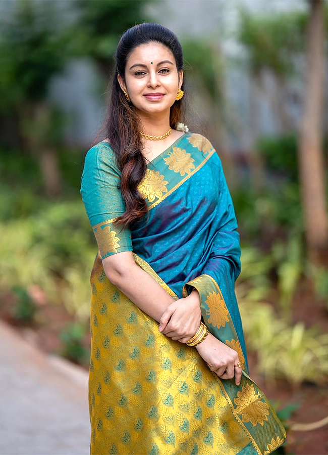 Actress Abhinaya Engagement Photos Goes Viral5