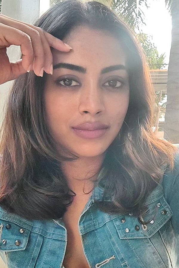 Actress Kamakshi Bhaskarla Busy In Tollywood With Multiple Movies Photos2