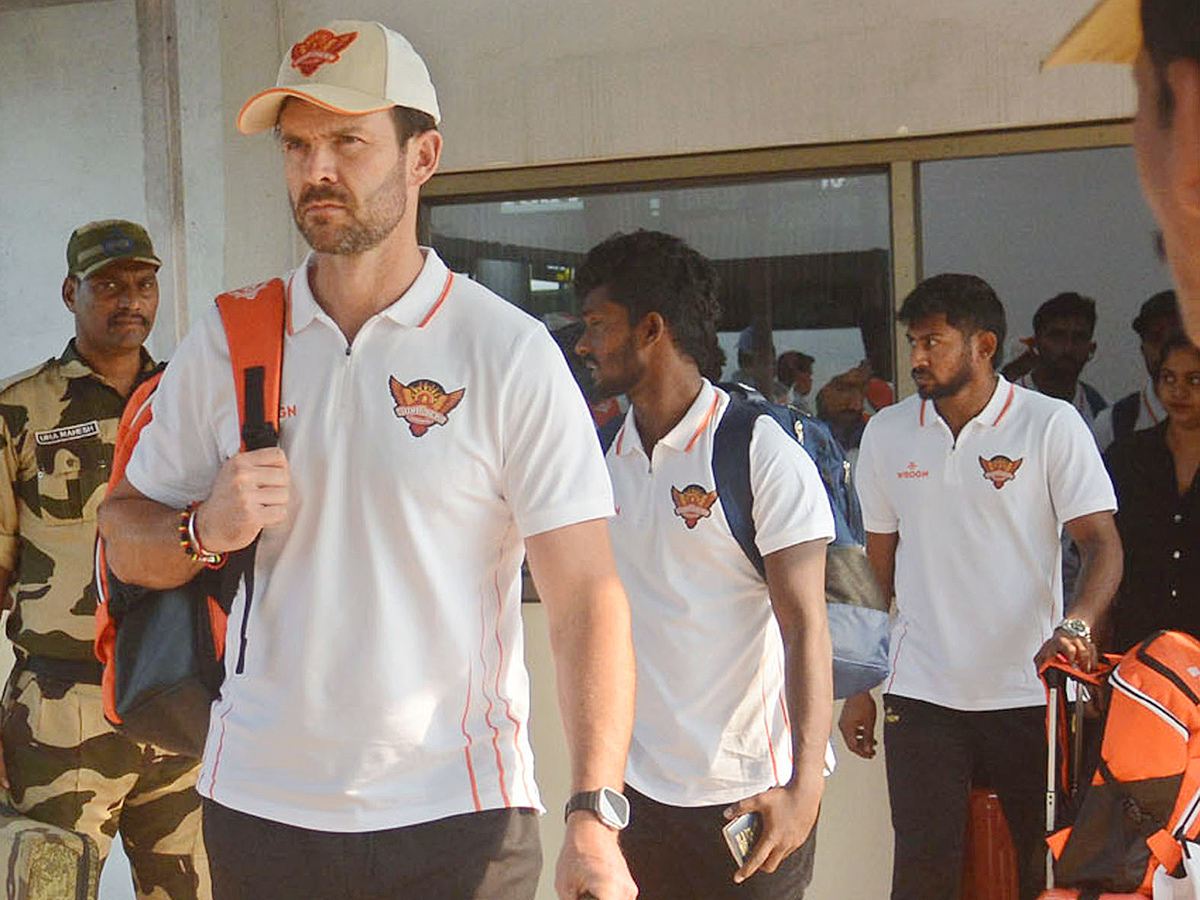 IPL 2025 : SRH Team Reached Visakhapatnam Pics5
