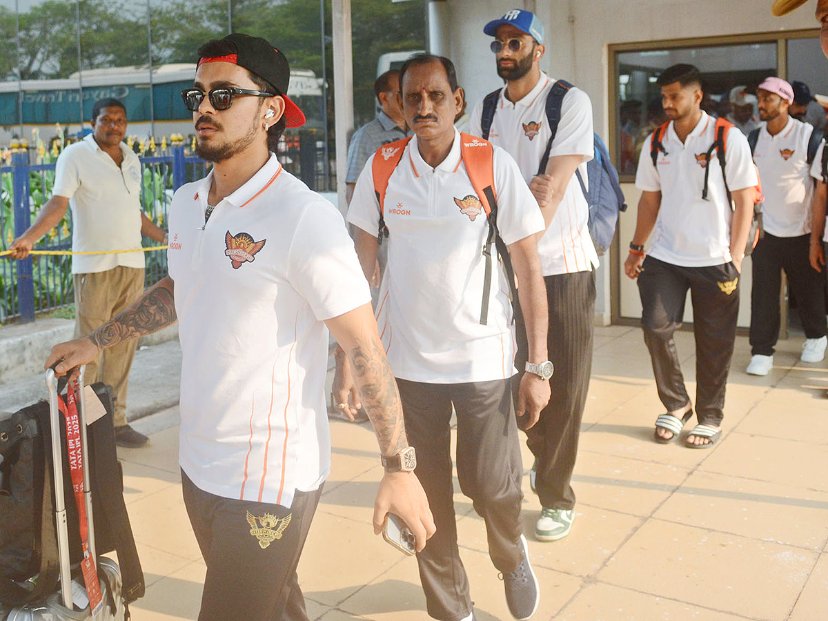 IPL 2025 : SRH Team Reached Visakhapatnam Pics6