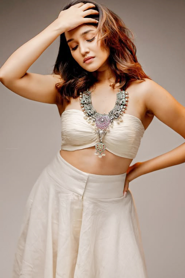 Anikha surendran Looks Stylish in casual look photos viral9