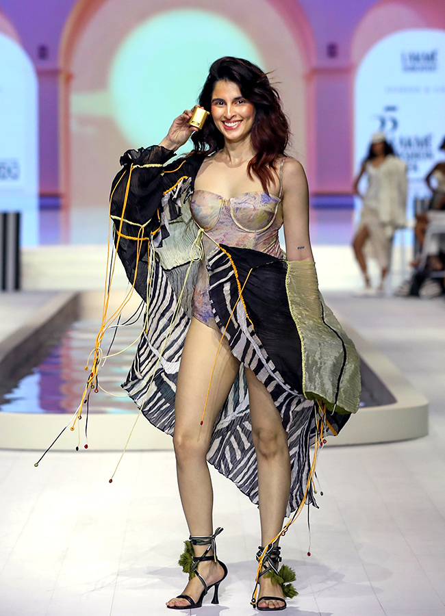 Lakme Fashion Week X FDCI in Mumbai Photos5