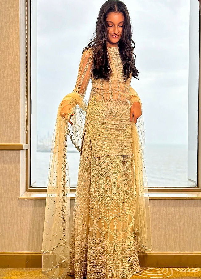 sitara ghattamaneni ugadi special looks11