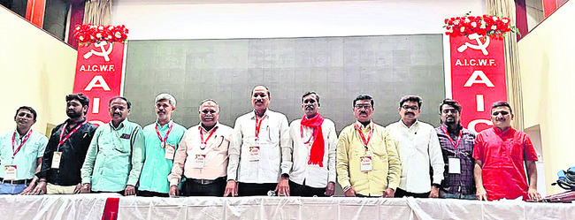 వాతావరణం ఆకాశం నిర్మలంగా ఉంటుంది. ఉదయం, రాత్రివేళ చల్లన4