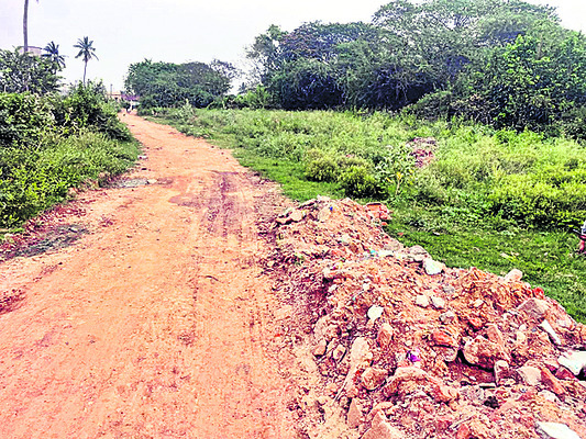 వినియోగానికి నోచుకోని నిధులు2