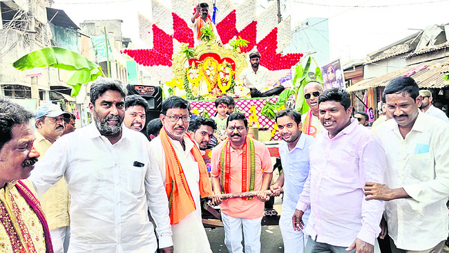 ప్రజలందరూ సుఖసంతోషాలతో ఉండాలి.. 2