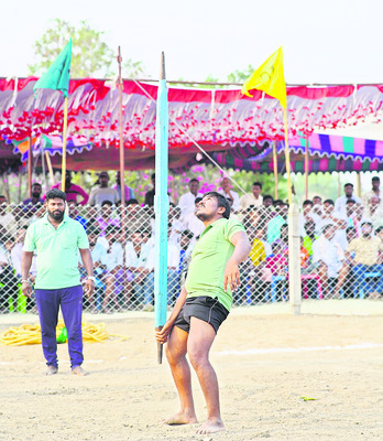 ●ఆకట్టుకున్న గ్రామీణ క్రీడాపోటీలు 1