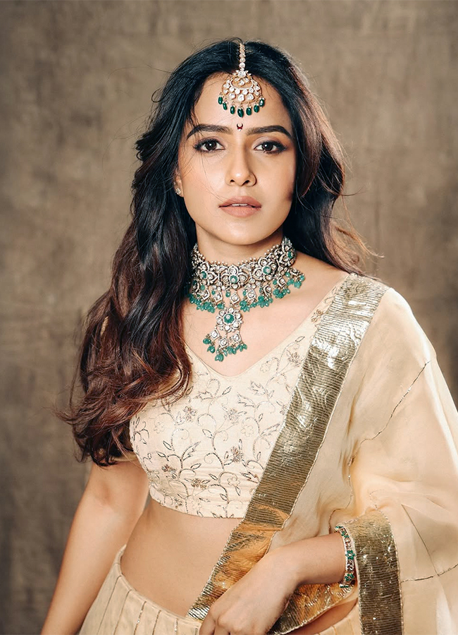 Actress Vaishnavi Chaitanya Latest photos2
