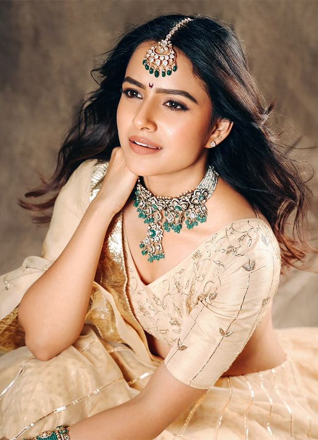 Actress Vaishnavi Chaitanya Latest photos3