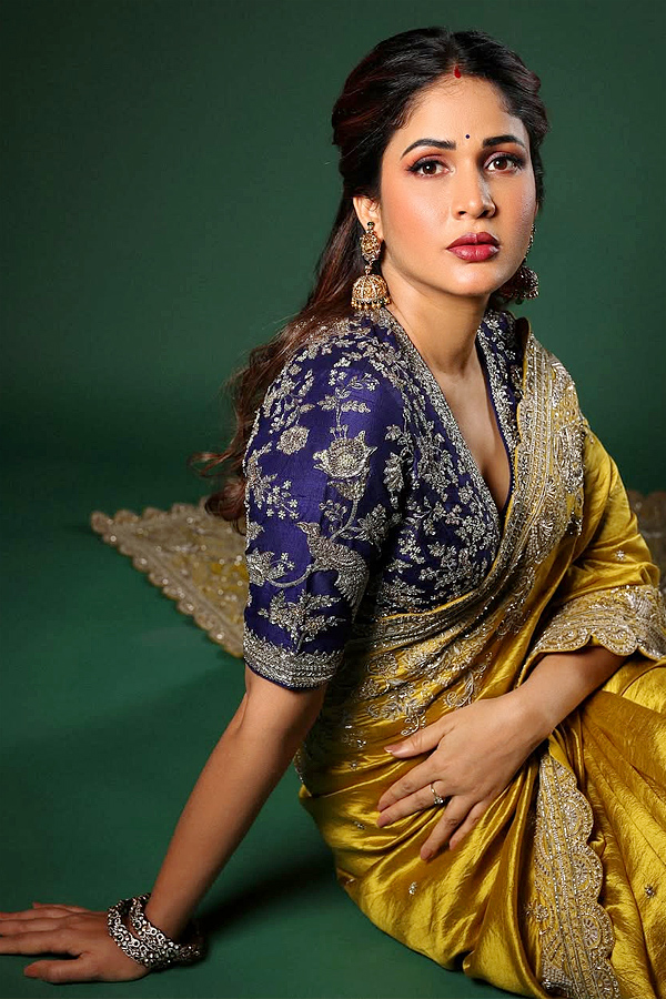 Celebrities Dressed up Beautifully in sarees for Ugadi celebrations Photos6