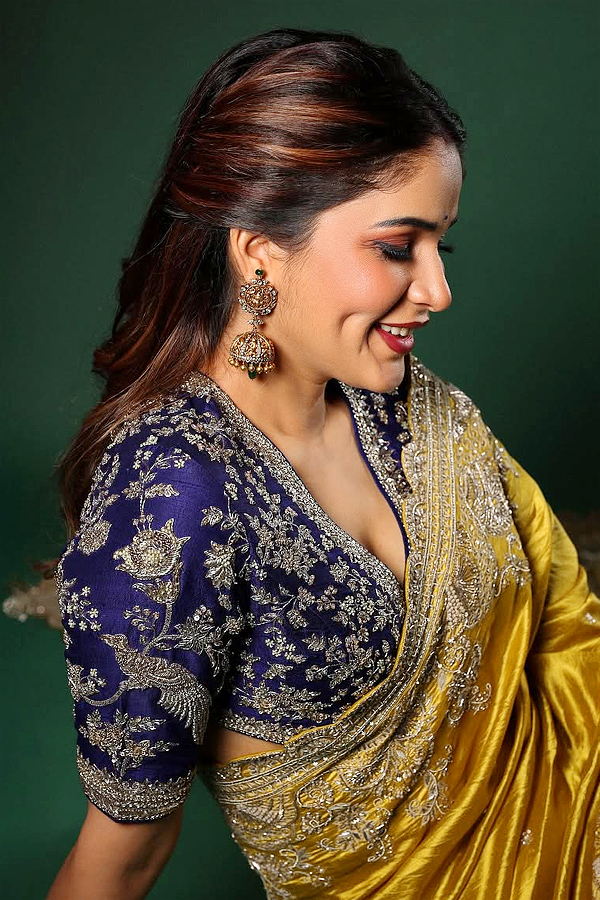 Celebrities Dressed up Beautifully in sarees for Ugadi celebrations Photos3