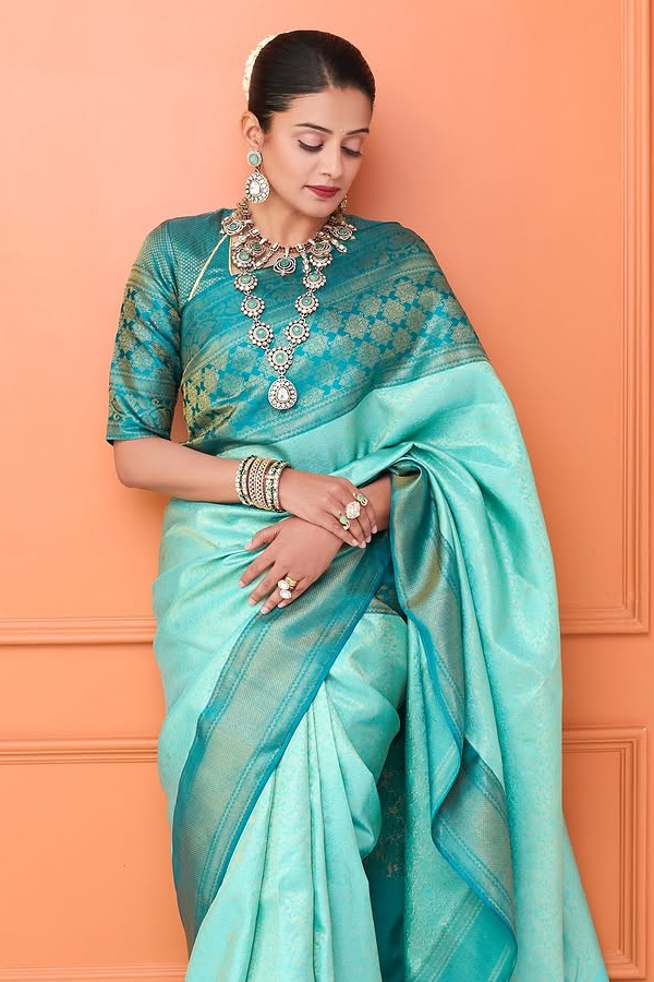 Celebrities Dressed up Beautifully in sarees for Ugadi celebrations Photos10