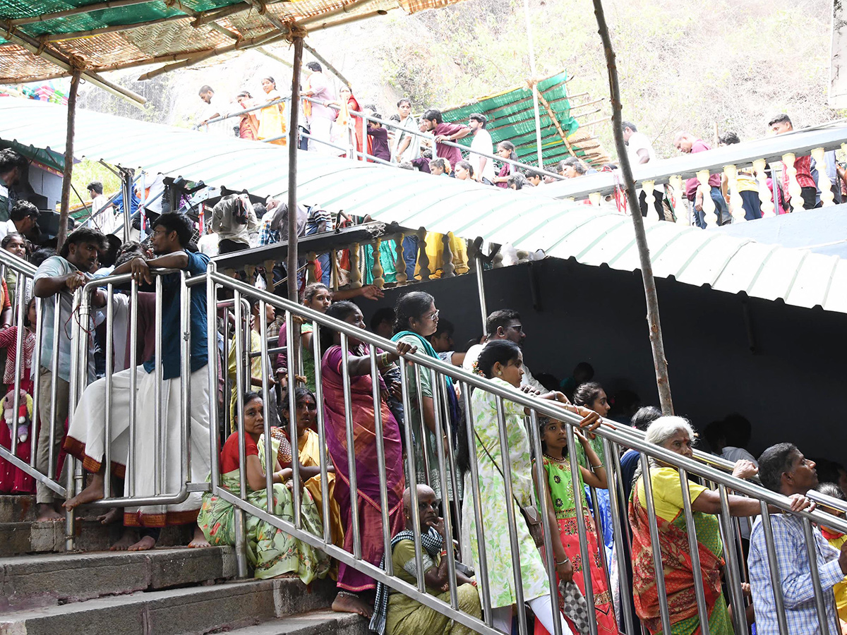 Heavy Rush at Vijayawada Durga Temple3