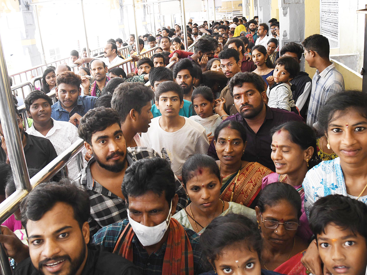 Heavy Rush at Vijayawada Durga Temple5