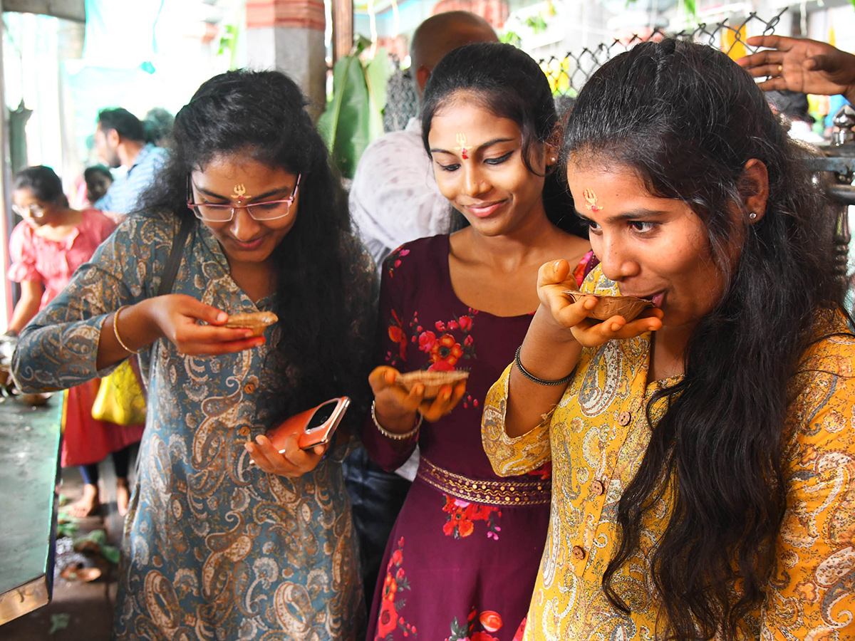 Heavy Rush at Vijayawada Durga Temple6