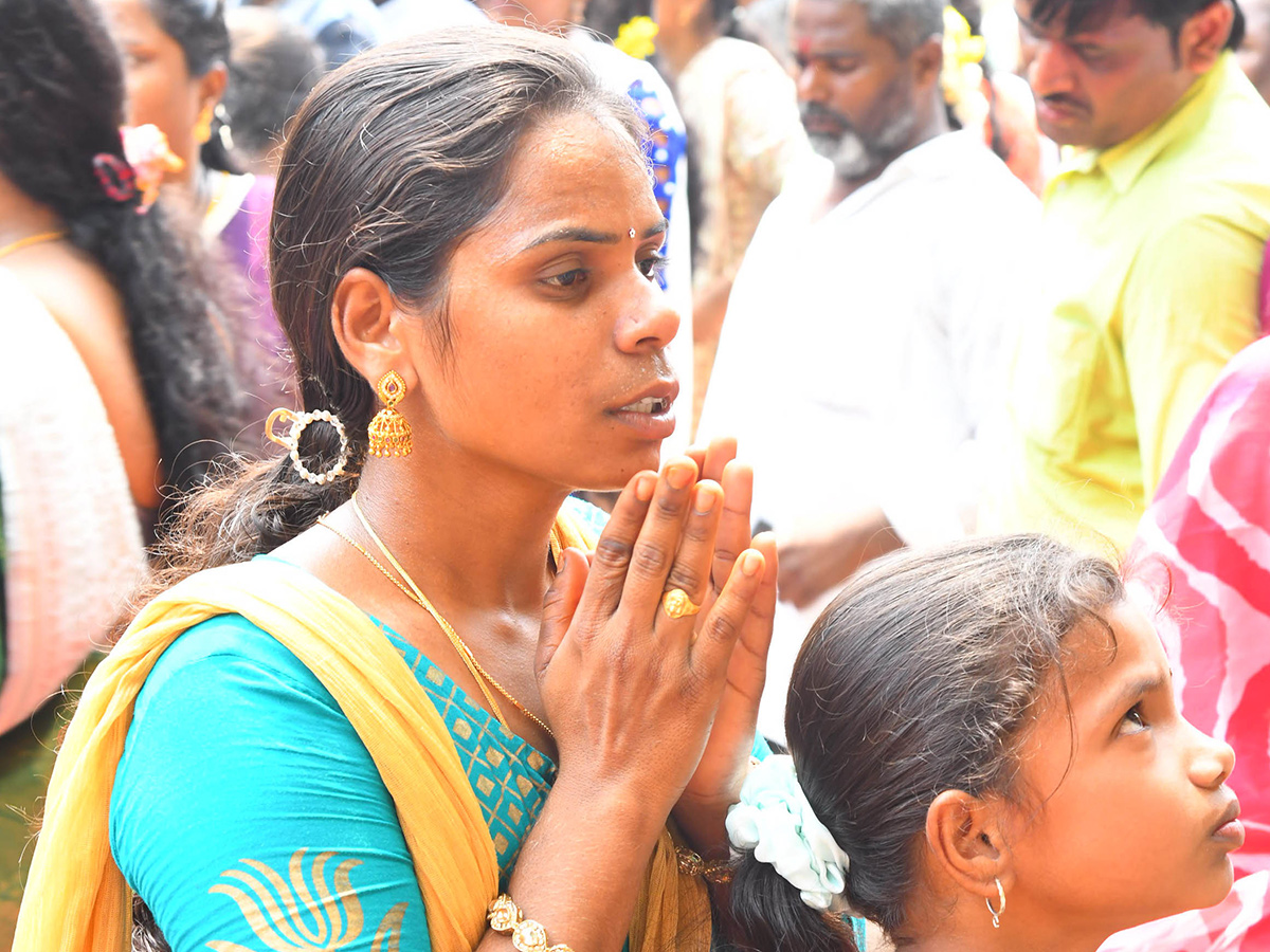 Heavy Rush at Vijayawada Durga Temple9
