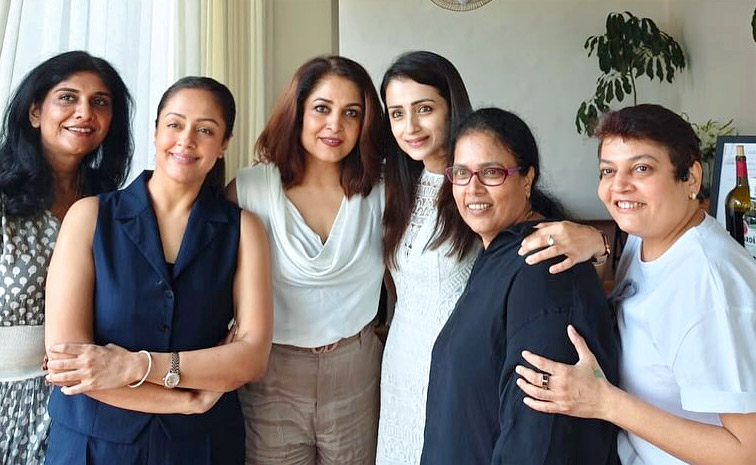 Hero Suriya and Jyotika host a fun Sunday party For Celebreties Photos6