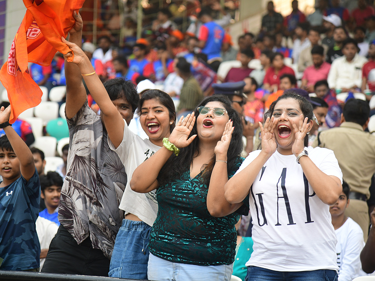 IPL Buzz at Visakhapatnam Stadium SRH vs DC 1