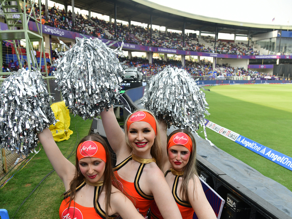 IPL Buzz at Visakhapatnam Stadium SRH vs DC 10