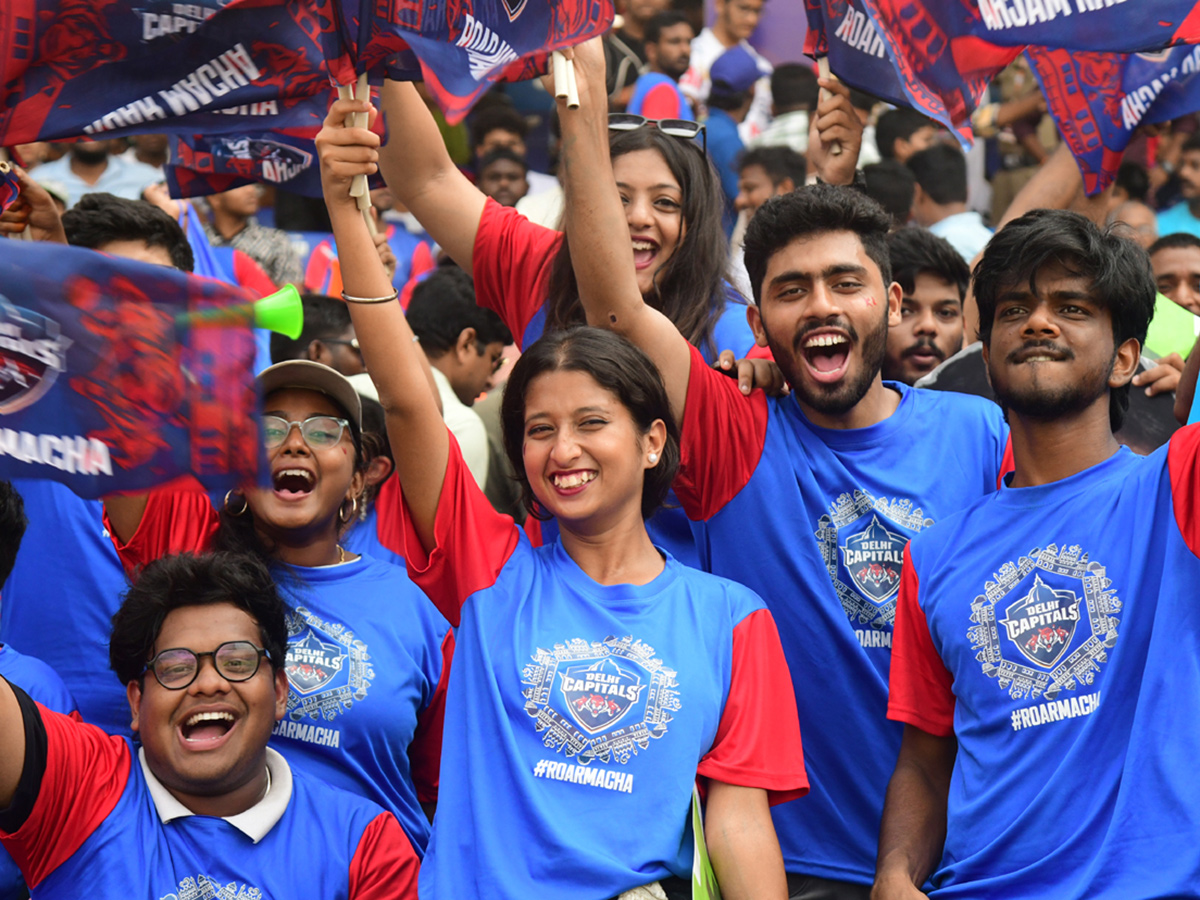 IPL Buzz at Visakhapatnam Stadium SRH vs DC 14