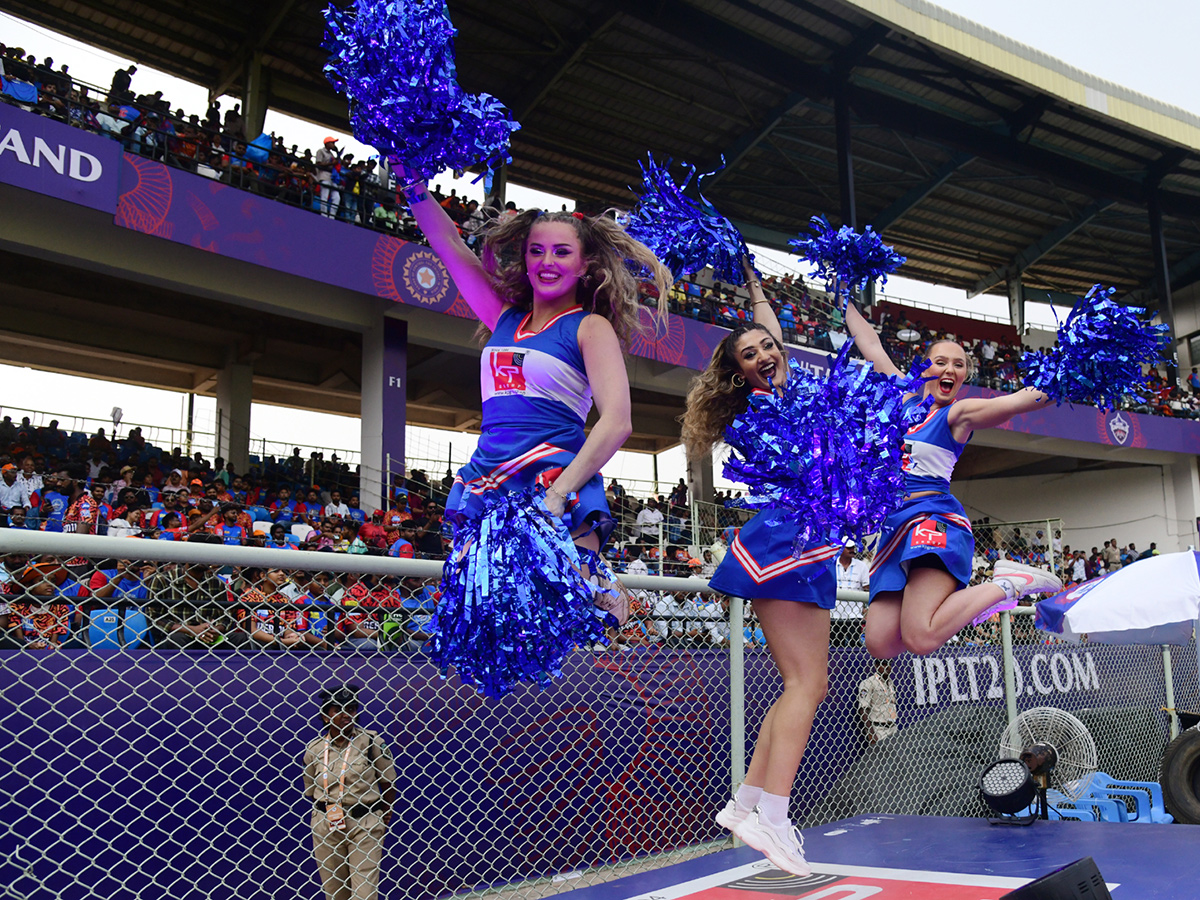 IPL Buzz at Visakhapatnam Stadium SRH vs DC 8