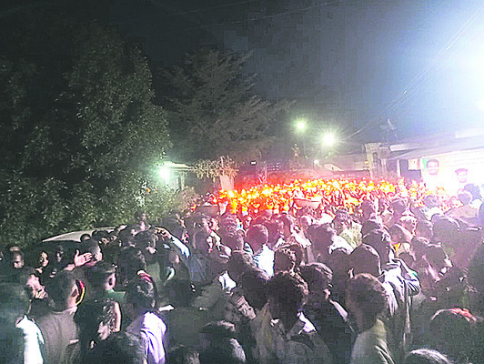 విద్యార్థులకు అభినందనలు
3