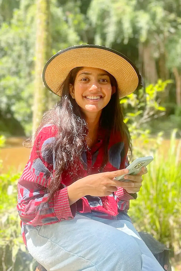 Actress Sai Pallavi Post Inspiration Message To Womens on Social Media Photos11