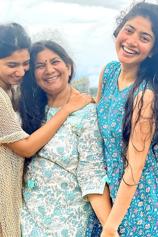 Actress Sai Pallavi Post Inspiration Message To Womens on Social Media Photos3