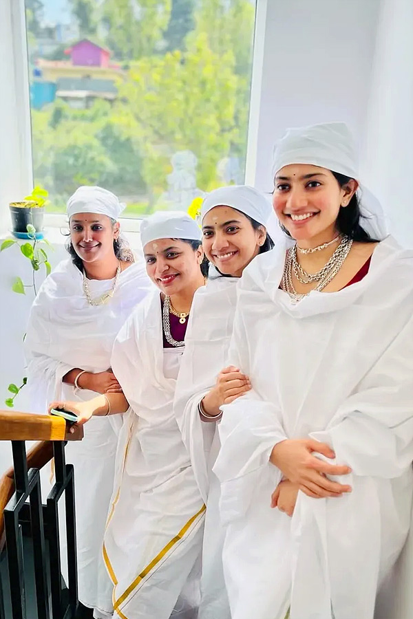 Actress Sai Pallavi Post Inspiration Message To Womens on Social Media Photos8
