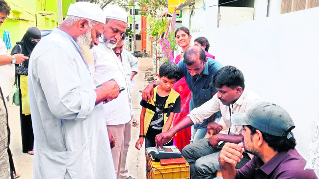 జిల్లాలో ఎంఎల్‌ఎస్‌ పాయింట్లు: 10 రేషన్‌షాపుల సంఖ్య: 1,2