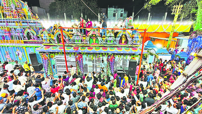 రంజాన్‌ వేడుకలకు సిద్ధం1