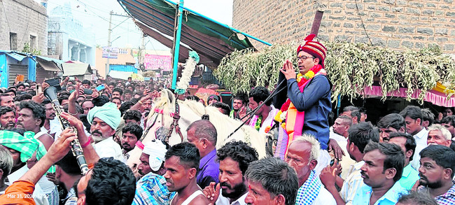 పిడకల సమరం.. ప్రేమదే విజయం1